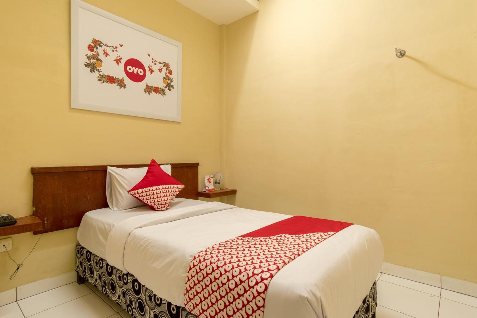 Urbanview Syariah Puri Hotel Medan