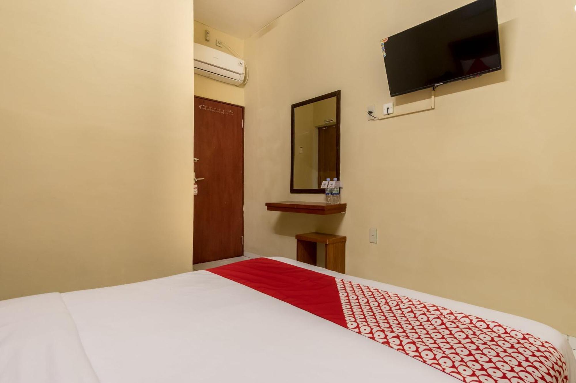 Urbanview Syariah Puri Medan