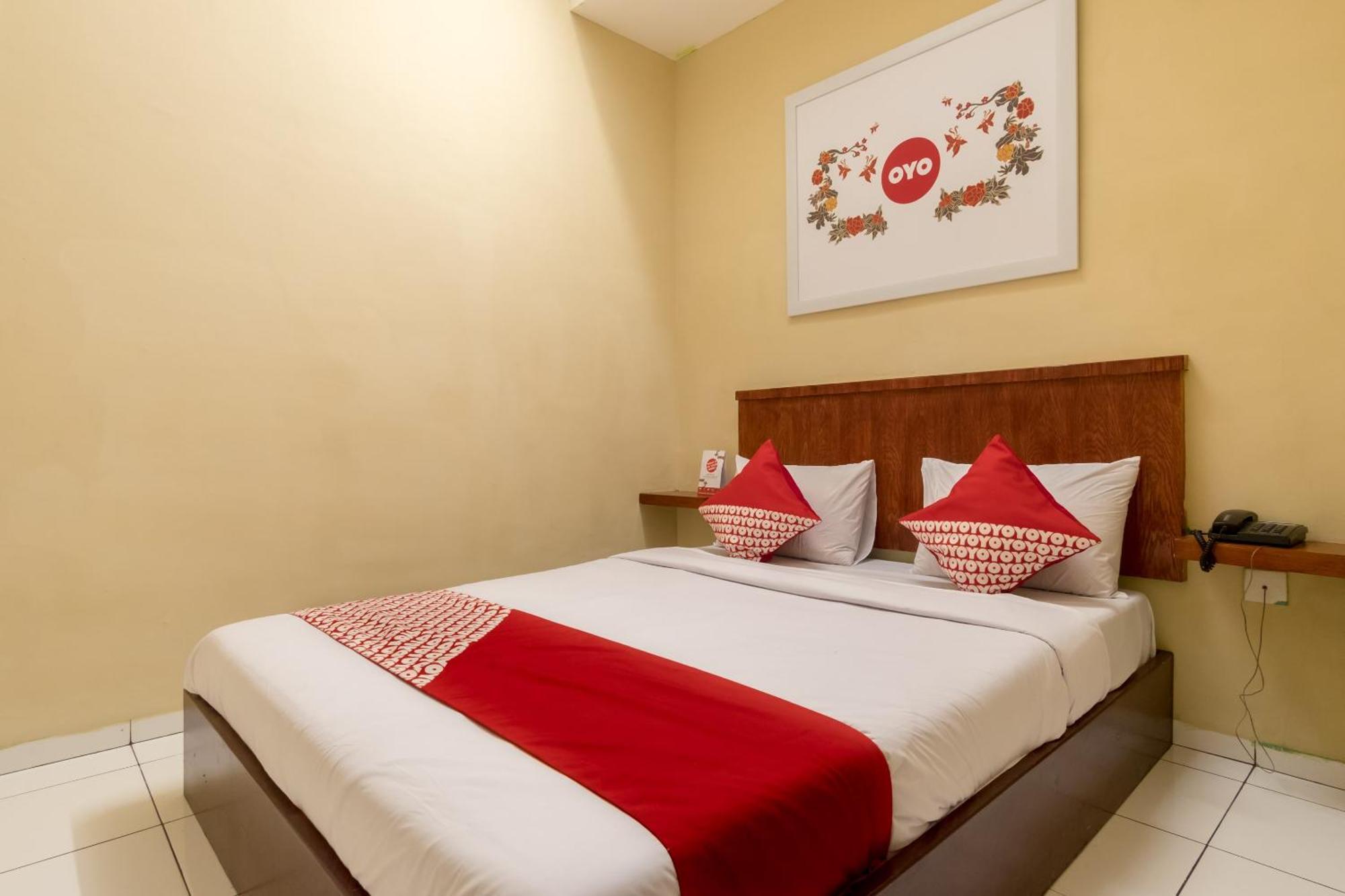 Hotel Urbanview Syariah Puri 3*