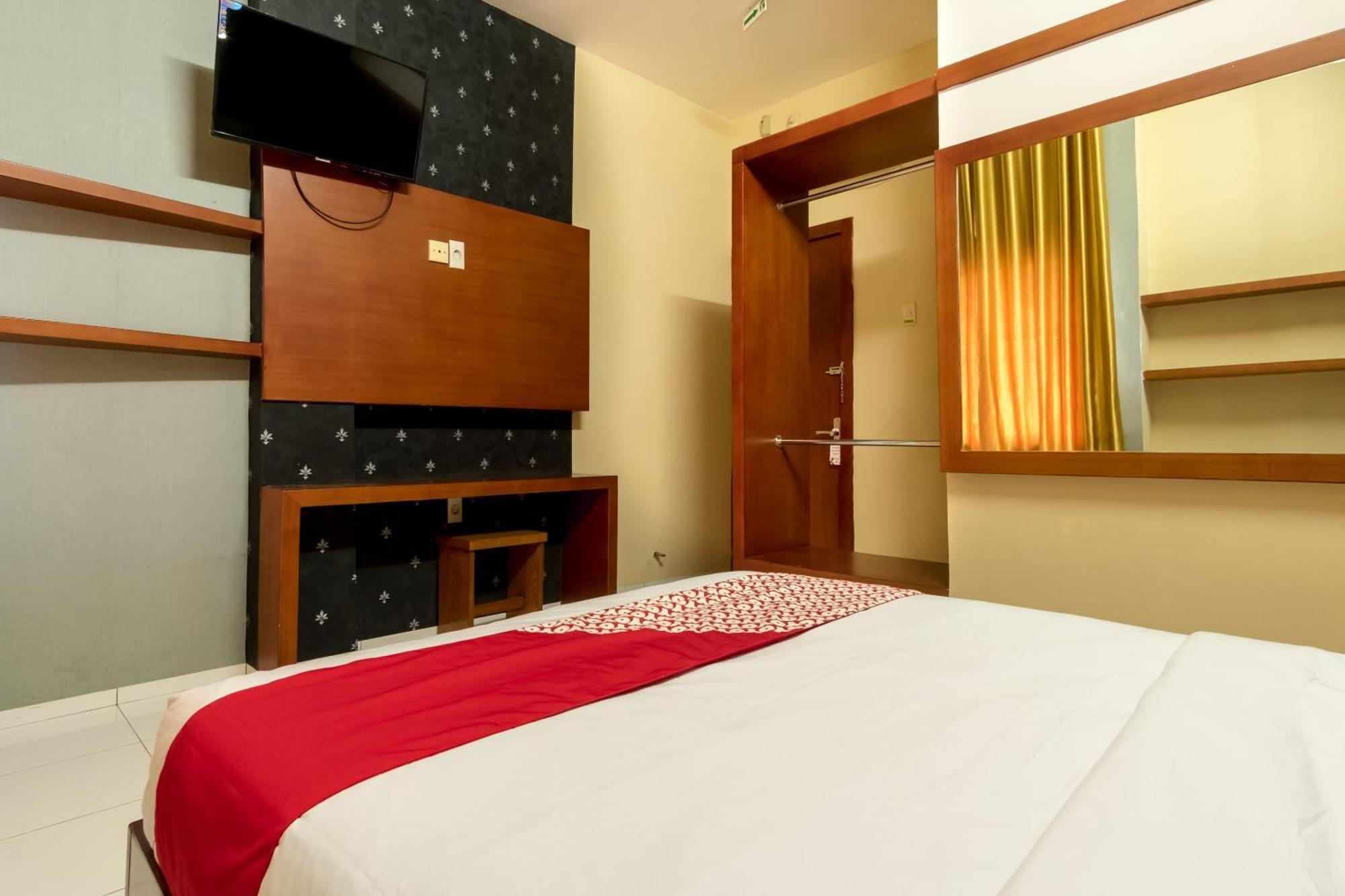 Hotel Urbanview Syariah Puri 3*